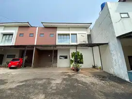 Rumah Siap Huni Dalam Komplek 5 Menit ke MRT di Cirendeu