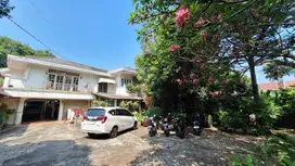 Rumah Asri Luas Tanah 1580m2 Harga NJOP di Jagakarsa Raya