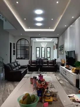 D jual rumah crown golf pik