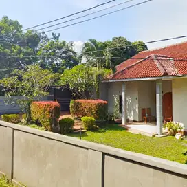 Rumah Besar, Perkarangan Luas Masuk Mobil 3-6