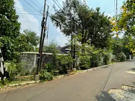 Dijual Rumah Mewah di Jalan Bunga Cente, Jakarta Selatan