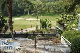 Dijual rumah hook view' golf kolam renang Sentul city