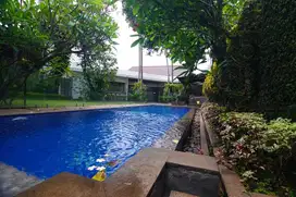 Dijual Rumah Mewah Desain Modern Tropis Nuansa Bali di Kemang Jakarta
