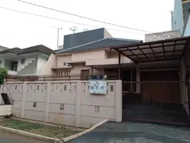 Rumah Bgs LT 220m2 Full Renov 2012 di Pulomas, Jual Cepat, Best Price