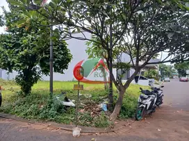 Kavling hoek siap bangun di Raffles Hills Cibubur 5 menit ke LRT