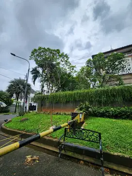 rumah renovasi terletak di hook dengan lokasi yang Aman