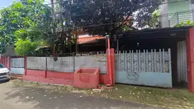 Dijual Rumah Lama Cocok Untuk Hunian atau Kost di JL MPR Cilandak