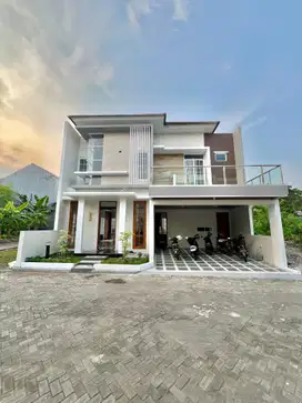 Rumah Mewah Furnished ada Kolam Renang dekat UGM UII Jakal Km 9 Sleman