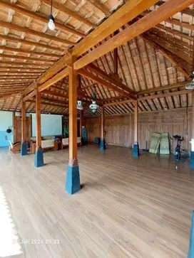 Rumah Modern Plus Joglo & Halaman Luaa Dekat Ring Road Utara