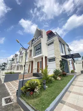 VILLA MINIMALIS + KOLAM RENANG DI KOTA BATU