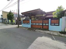 rumah luas terawat murah dwkat palang joglo dan unisri