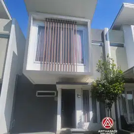 RUMAH APIK 2 LANTAI MINIMALIS SIAP HUNI
