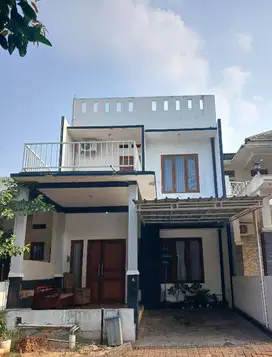 Rumah Dengan Rooftop Di Cibubur Semi Furnished