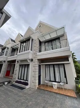 Rumah Mewah Harga Murah Di Setraduta Bandung Dekat tol Pasteur