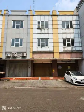 Ruko Golden Boulevard unit langkah jarang ada