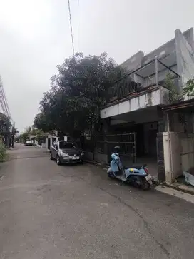 Luas siap huni 2lantai Batununggal indah