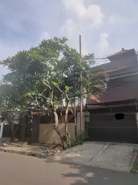 Rumah pinggir jalan besar jalan seruling kelapa gading