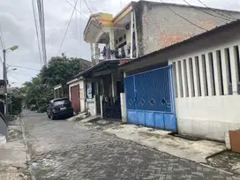 Rumah di jalan komodo Perumnas