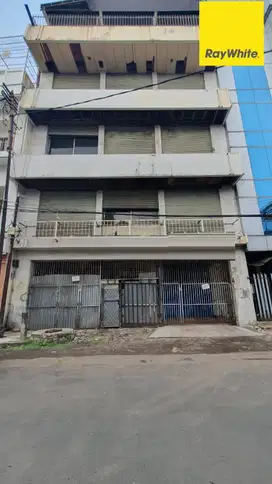 Disewakan Ruko Hook Area Komersial di Jl Bongkaran Surabaya