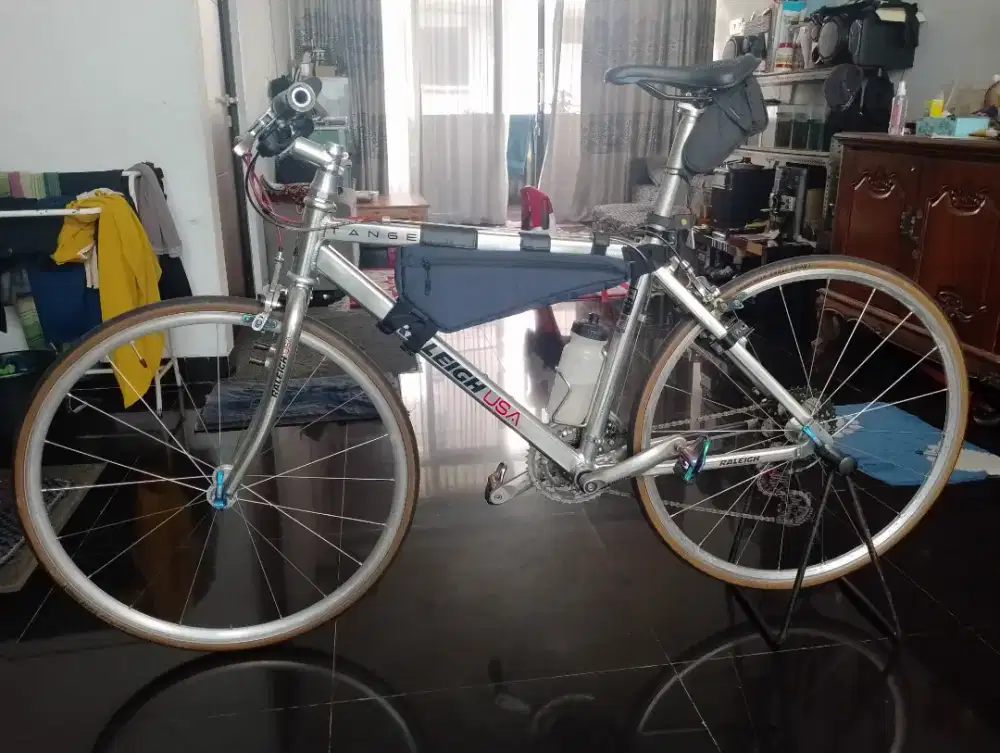 SEPEDA HYBRID Custom.