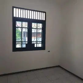 Dekat ke RS Premier, Superindo, Hokky MERR, kampus Untag & Ubaya