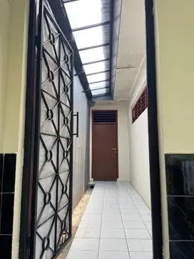 jual rumah full renovasi l/ seperti baru