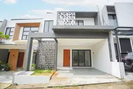 Rumah Cantik Siap Huni Dekat Stasiun Depok Lama Hadap Utara J-31469