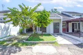 Rumah 2 Carport SHM 15 Menit ke Stasiun Depok LT 121 Siap Huni J-28215