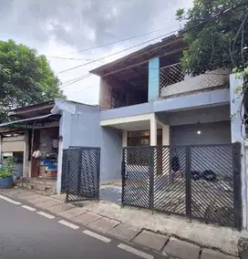 RUMAH CANTIK JL KAMPUNG BARU 2 ULUJAMI JAKARTA SELATAN