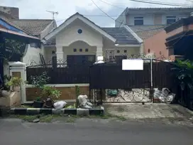 Rumah 1 Lt SHM 15 Menit ke RS Citra Medika Depok Siap Renov J-32031