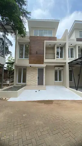 Rumah 2 Lantai di BSD 15 Menit ke Stasiun Serpong Hadap Utara J-32771