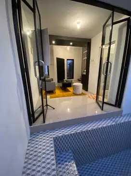 Rumah 2lantai ada kolam renang