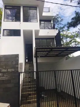Rumah 3 Lantai Konsep villa modern Cigadung, Dago, Kota Bandung