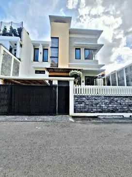 Rumah mewah siap huni di komplek Rawamangun Jakarta Timur