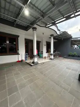 Dijual rumah siap huni 1,5 ly di Villa Melati Mas lt.180m hanya 2,2 M