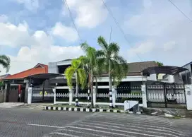 Rumah Strategis Siap Huni Lokasi Kutisari Indah Surabaya
