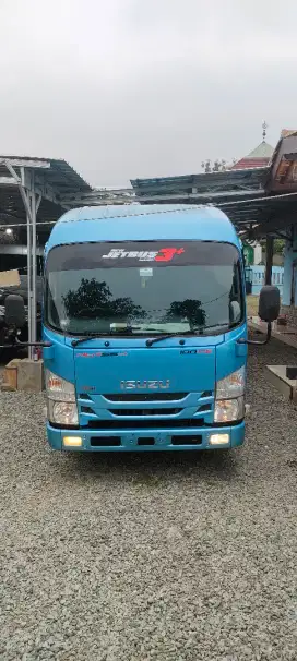 ISUZU ELF GIGA SHORT ADI PUTRO