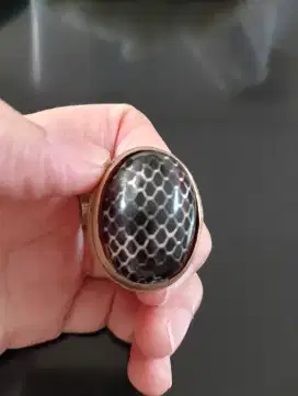 Cincin akik batu jalak sutra