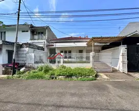 Rumah Lama Siap Huni Dalam Komplek Harga Menarik