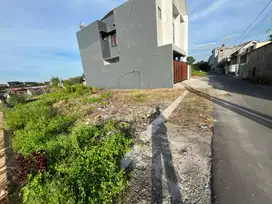 300 METER RS QUEEN LATIFAH: Dalam Ringroad Jogja, Tanah Tepi Aspal