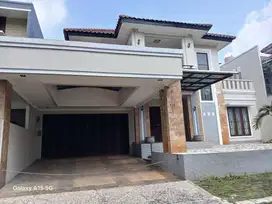 Rumah Rapi 2 Lantai di Puri Sriwedari Cibubur