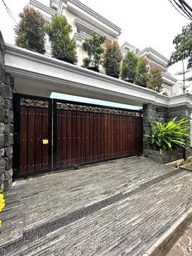 Rumah Mewah dalam Komplek Cilandak dekat Fatmawati
