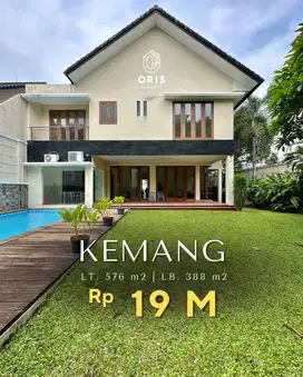 Rumah Halaman Luas Swimming Pool di Kemang Jakarta Selatan