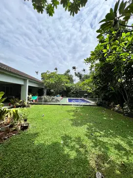 Dijual Rumah Dalam Komplek Nyaman Area Kemang Jakarta Selatan