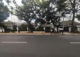 Rumah 2lt di Yusuf Adiwinata Menteng, 13 Menit ke Tol Pejompongan