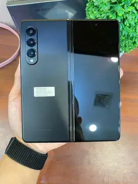 Samsung Galaxy Z Fold3 12/512GB Black Mulus ( likenew )
