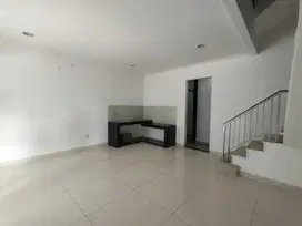 DISEWAKAN/DIJUAL RUMAH GOLF ISLAND PIK