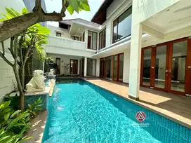 Cipete, Rumah Mewah di Sewakan Siap Huni Dengan Lokasi Strategis