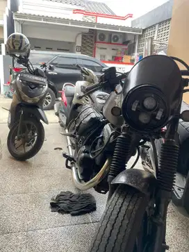 suzuki thunder 125 custom cafe racer murah meriah tinggal mejeng