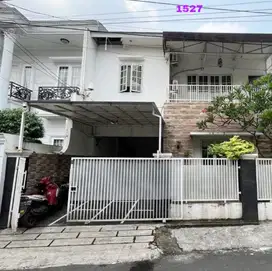 dijual rumah di jalan dewi sartika cawang